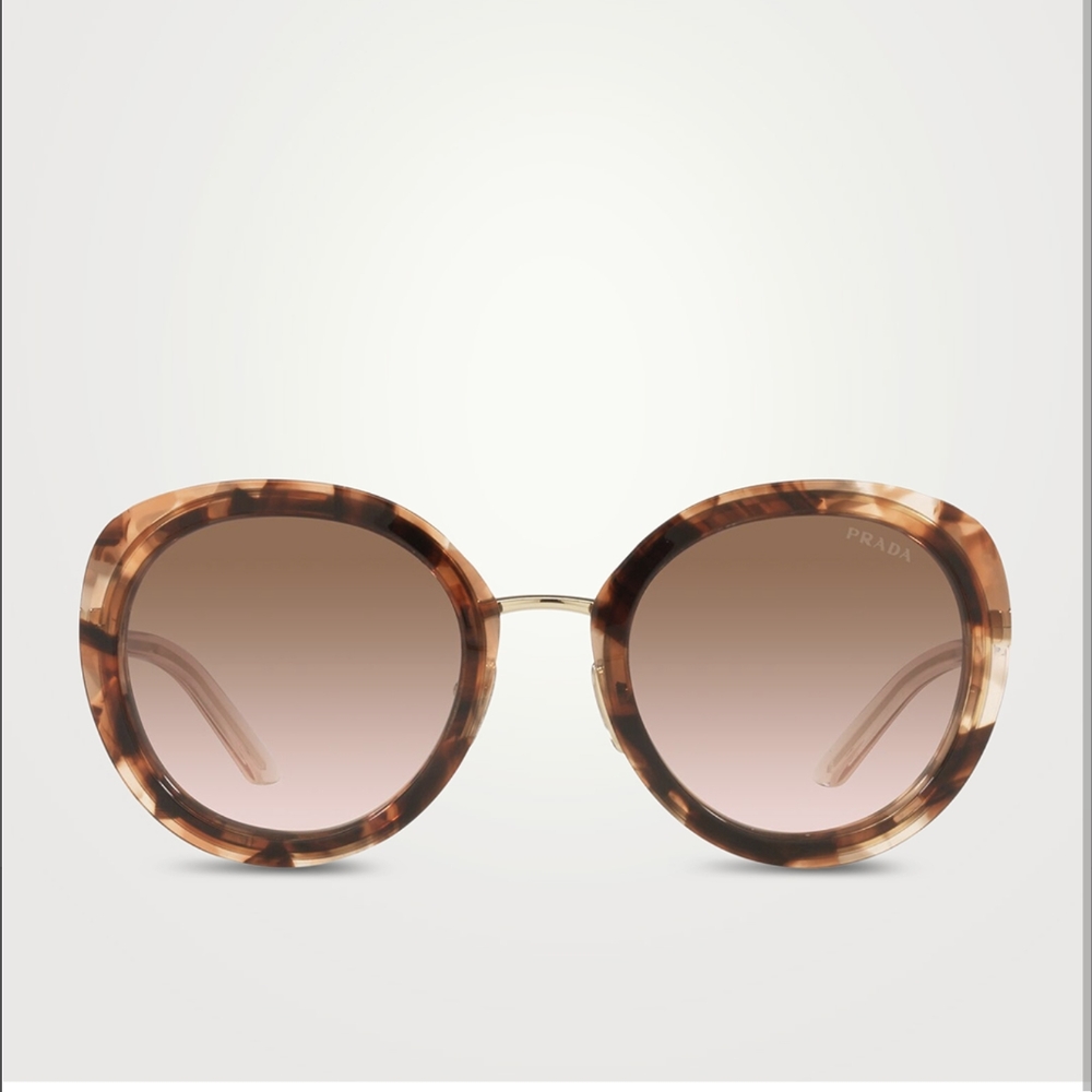 Prada Sunnies ☀️ SPR 16Q. EUC.